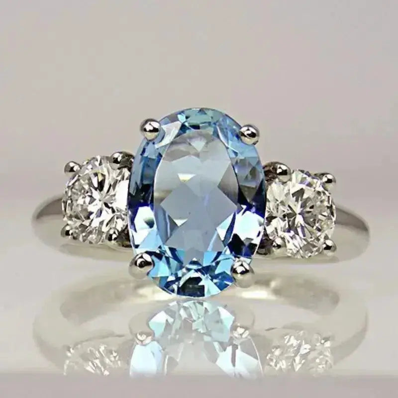 Ring with blue diamond crystal in sterling silver